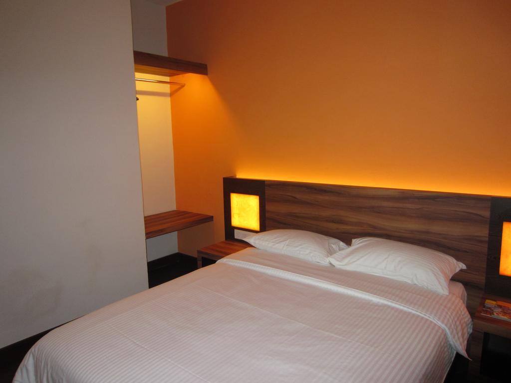 Waterfront Boutique Hotel Port Dickson Rom bilde